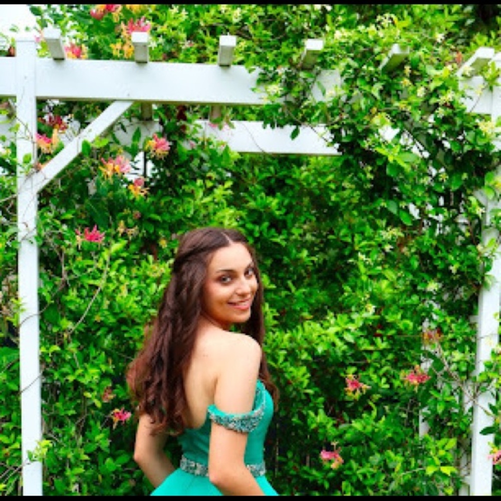 Meet your Posher, Alana